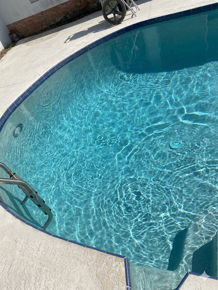 Piscina azul perfeita